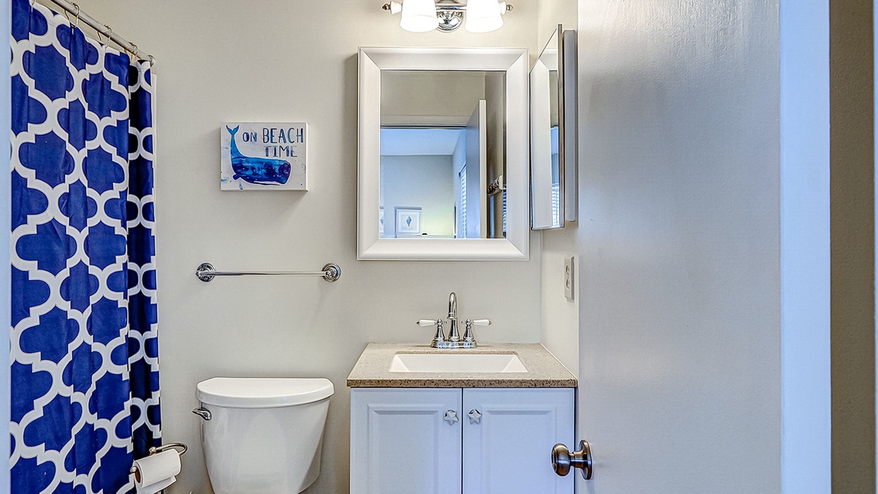 Photo of Bathroom in Folly Field