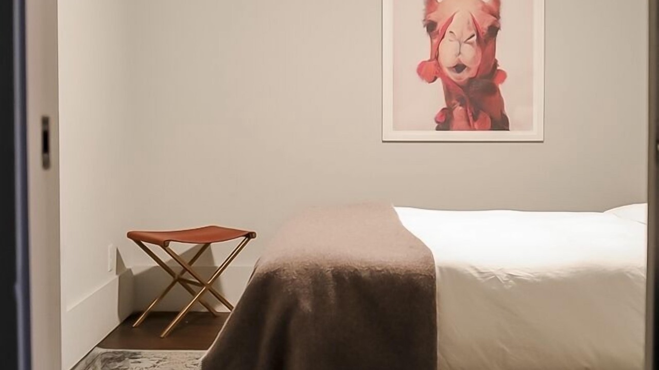 Photo of Bedroom in Historic District - North