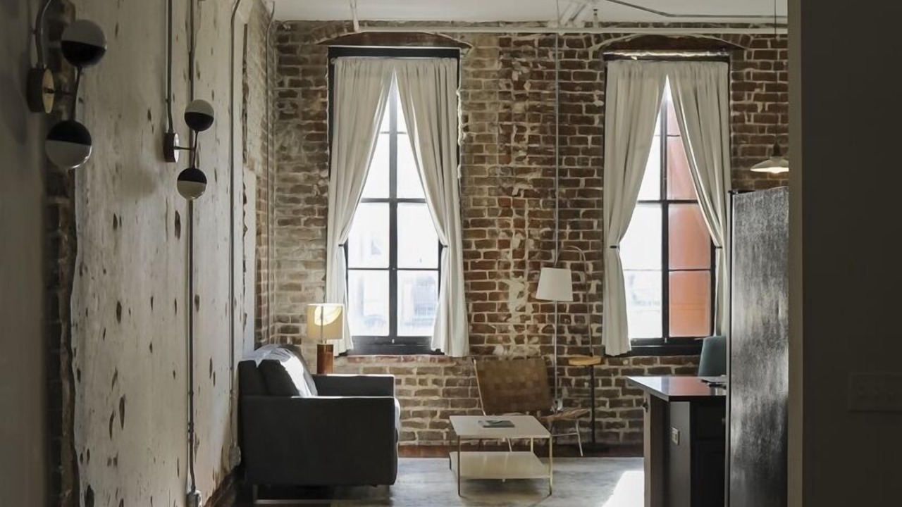 Photo of Livingroom in Historic District - North