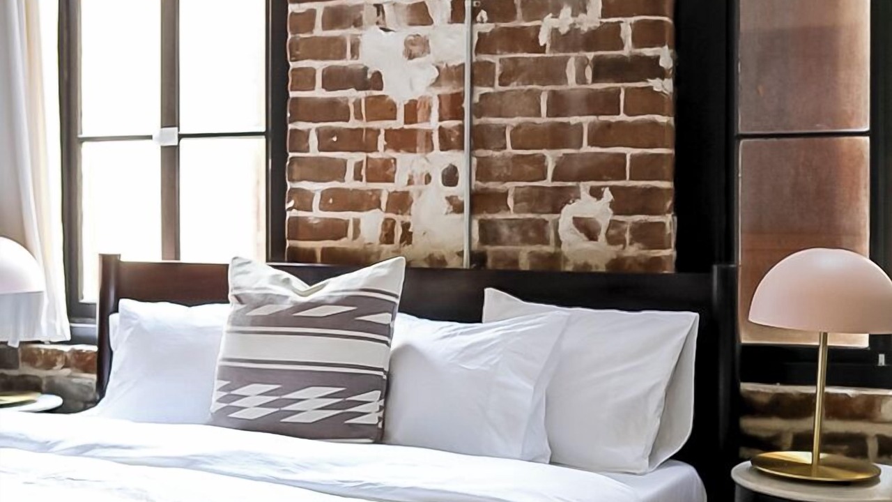 Photo of Bedroom in Historic District - North