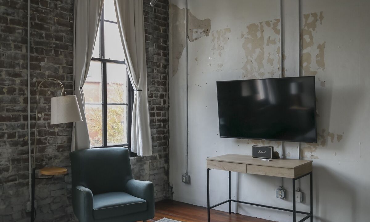 Photo of Livingroom in Historic District - North
