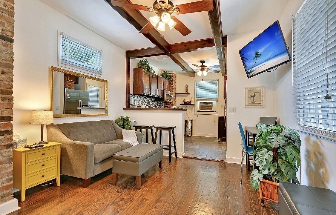 Photo of Livingroom in Westside