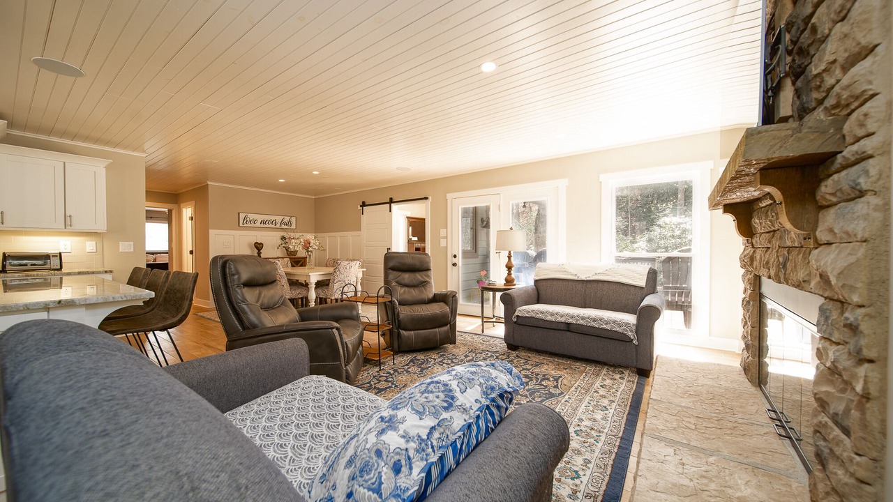Photo of Livingroom in Brevard