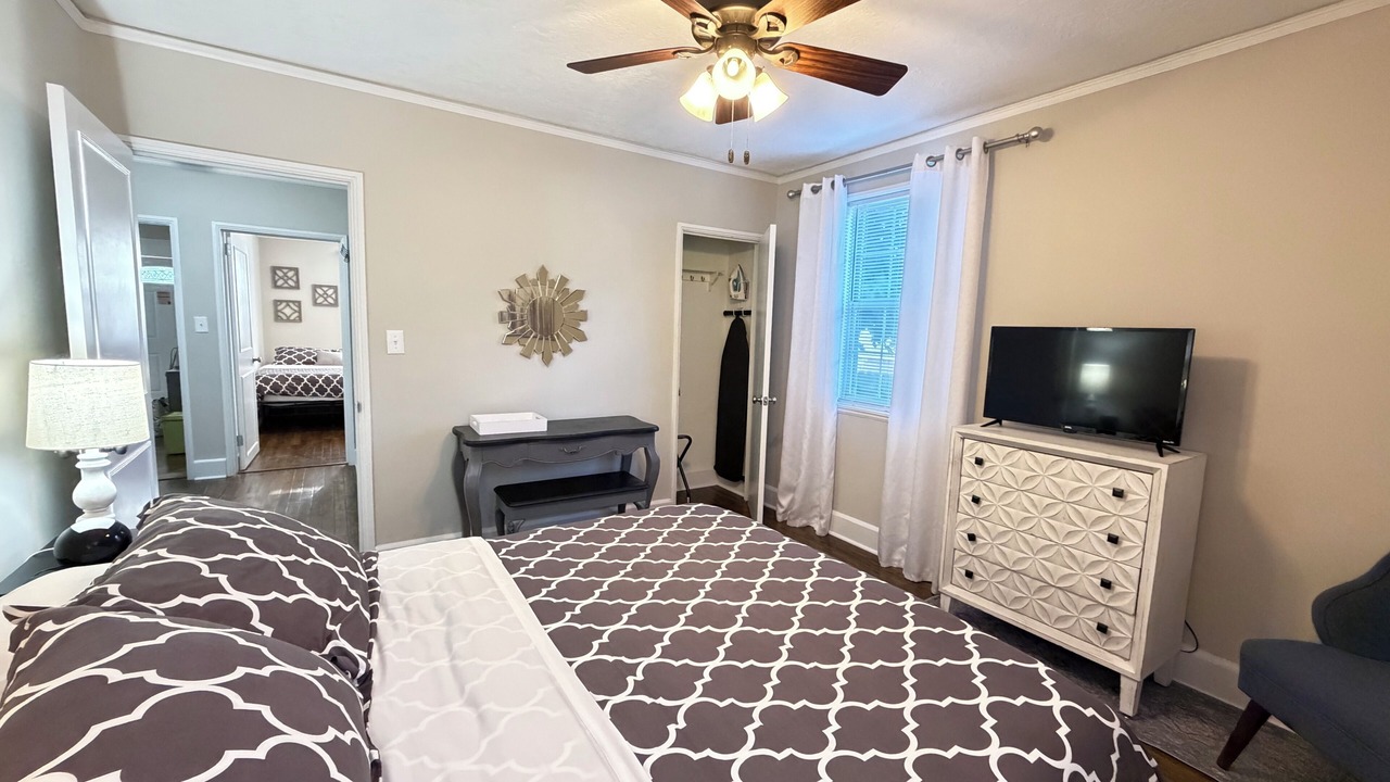 Photo of Bedroom in Midtown