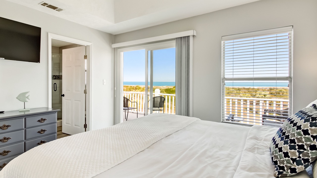 Photo of Bedroom in Tybee Island