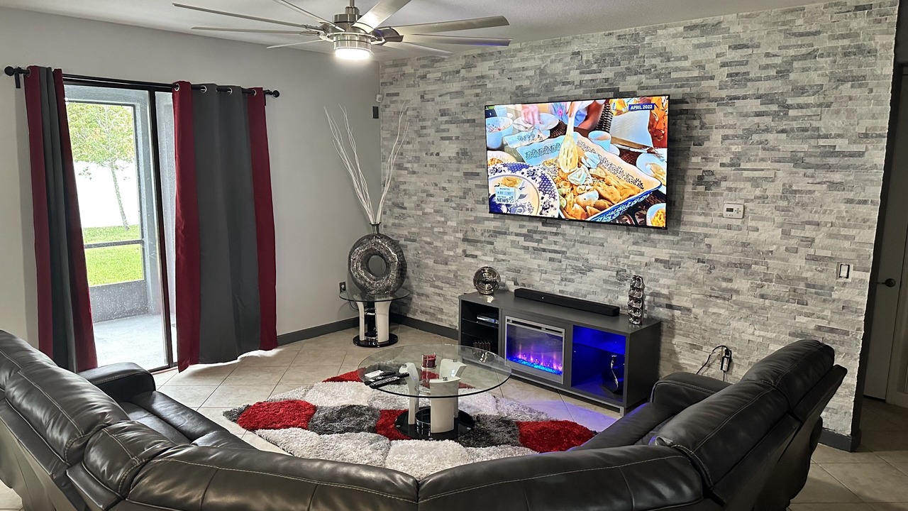 Photo of Livingroom in Riverview