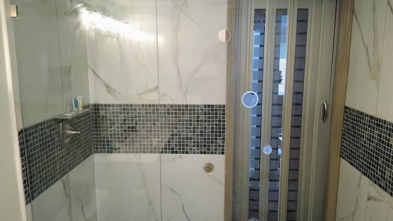 Photo of Bathroom in Paradise Lakes