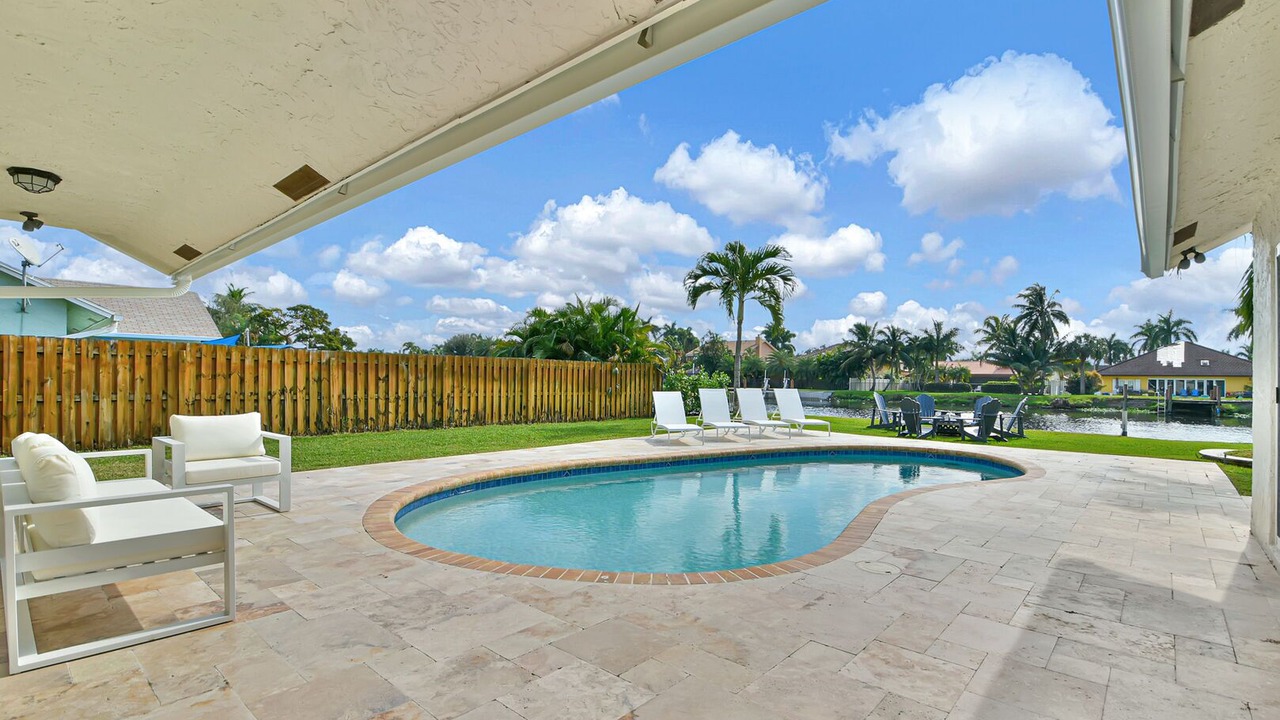 Photo of Others in Tropic Palms