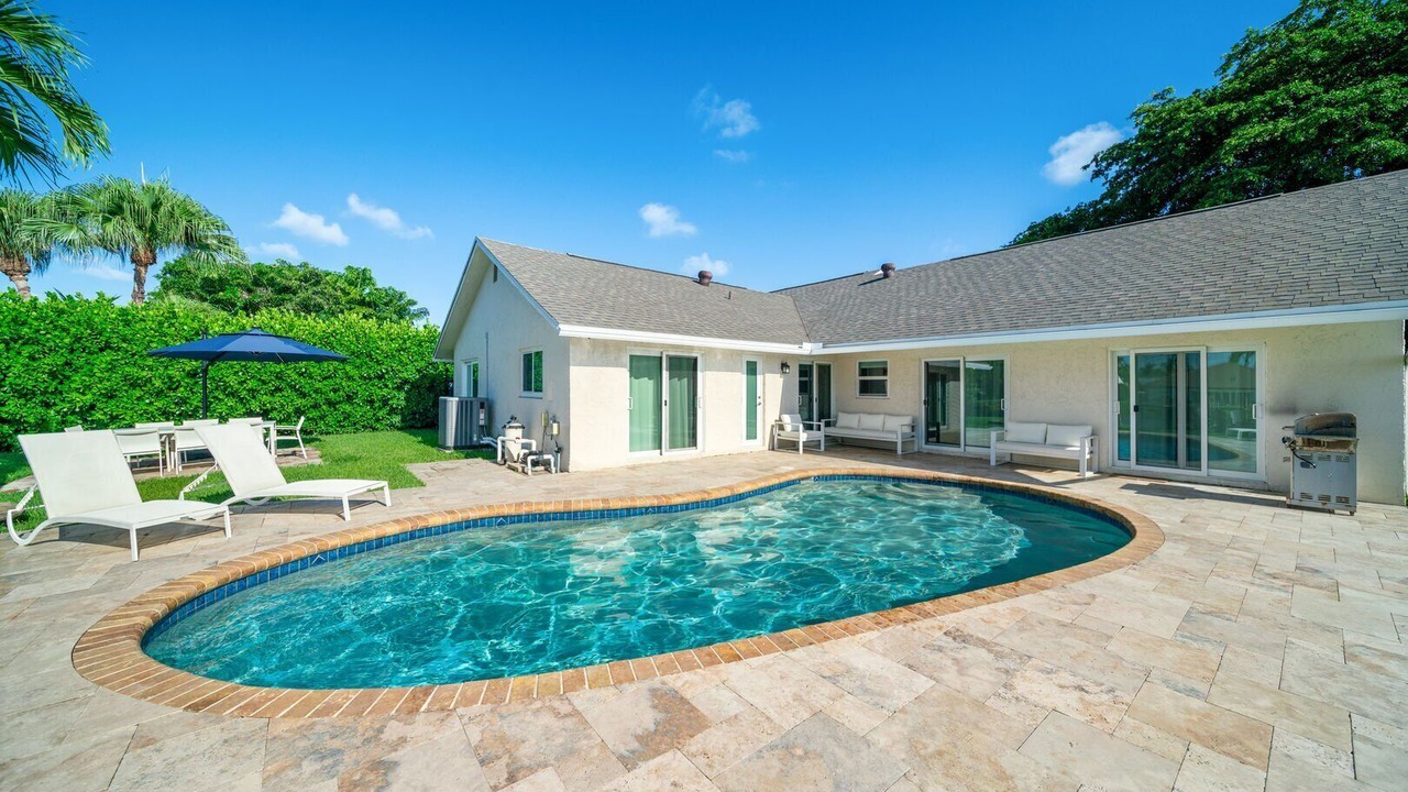 Photo of Outdoor in Tropic Palms