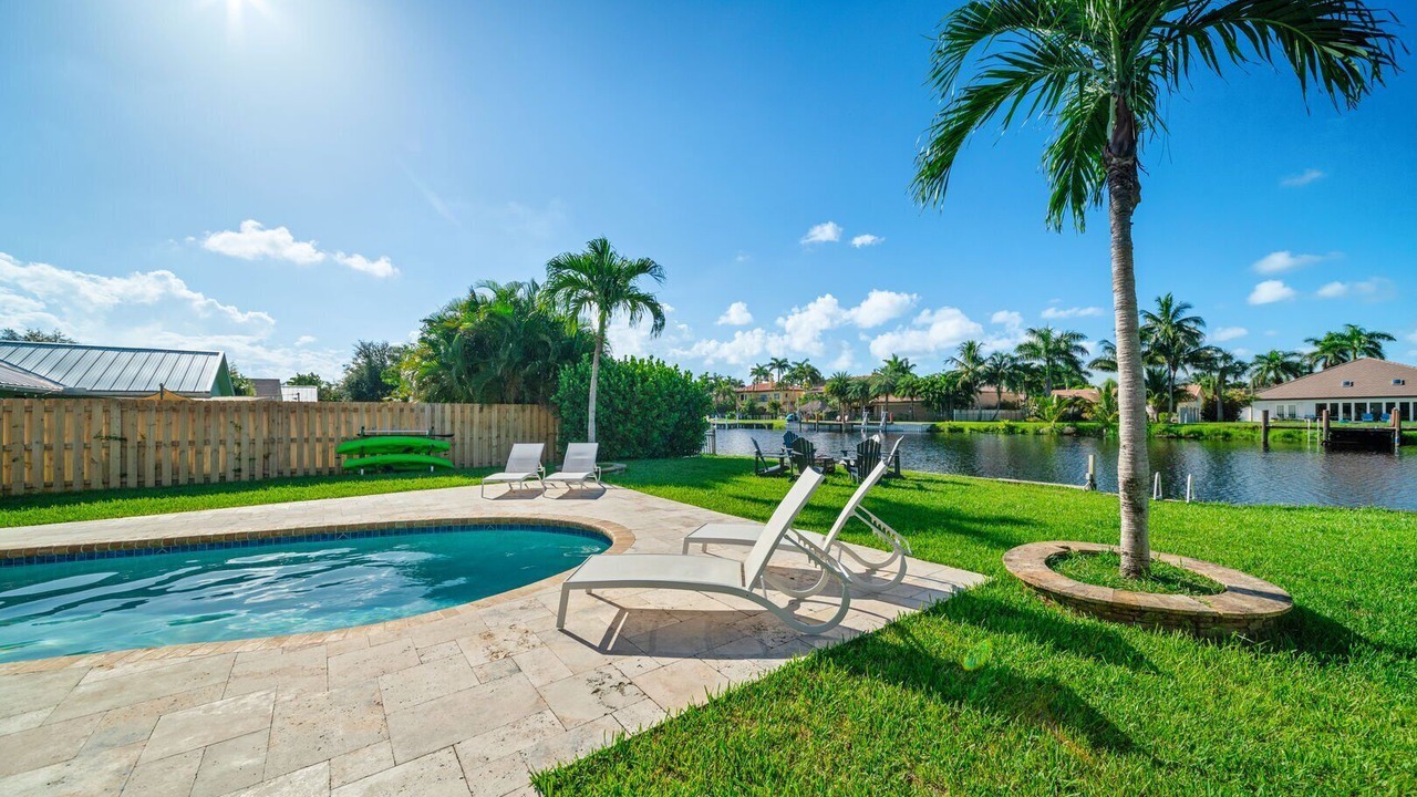 Photo of Outdoor in Tropic Palms