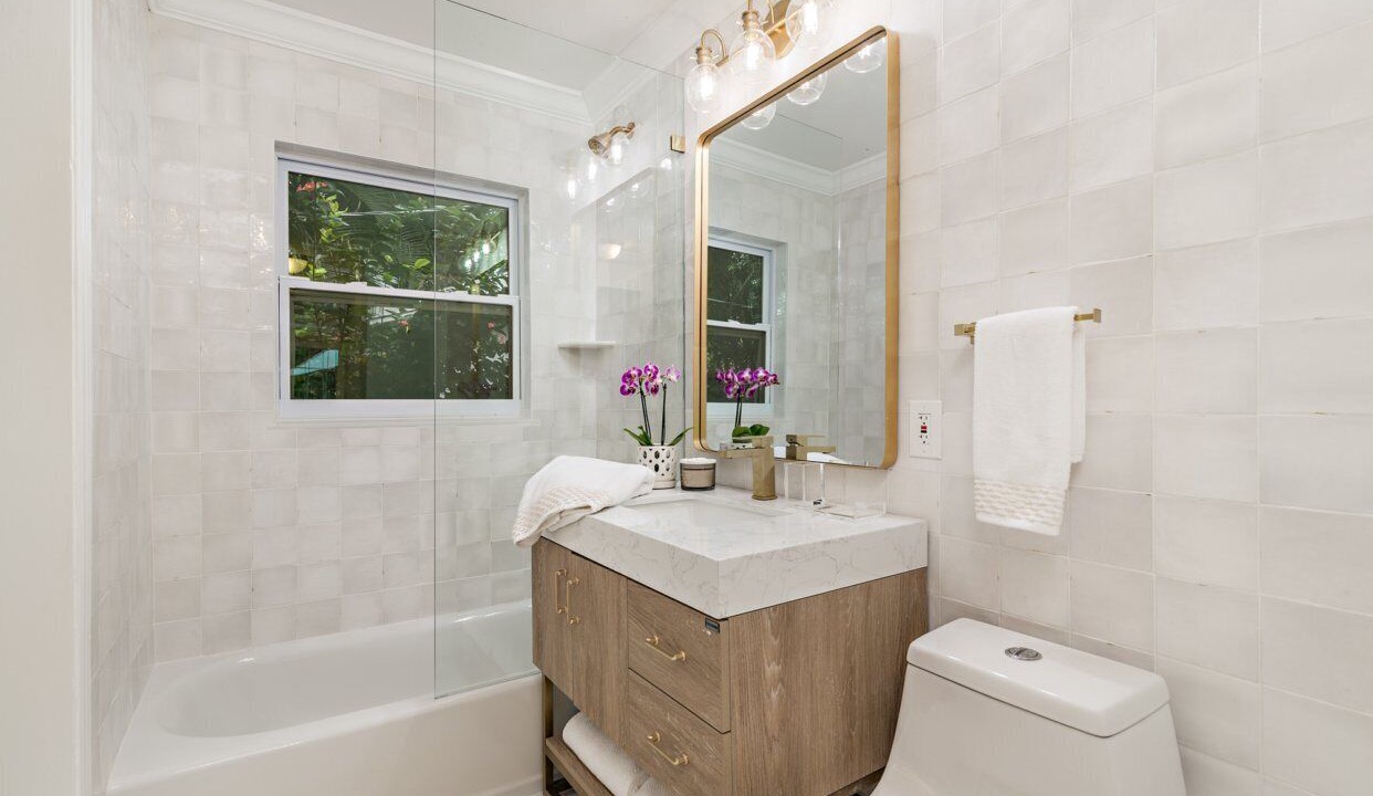 Photo of Bathroom in Central Beach