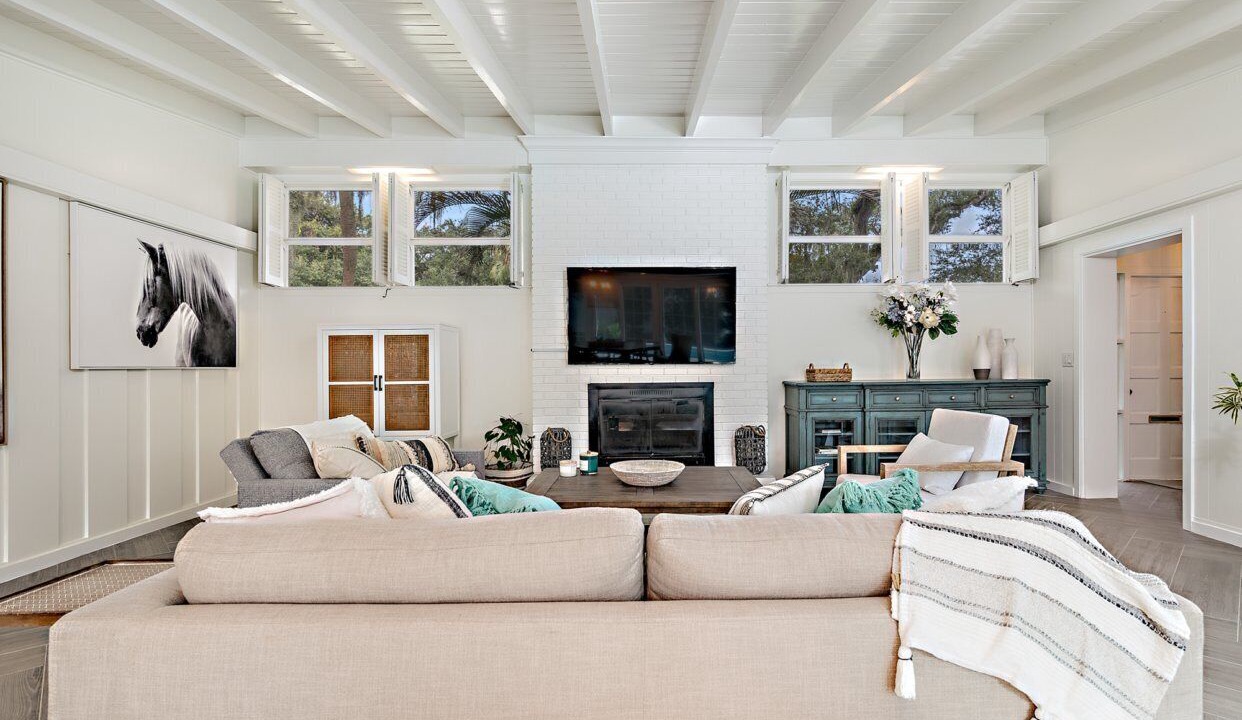 Photo of Livingroom in Central Beach