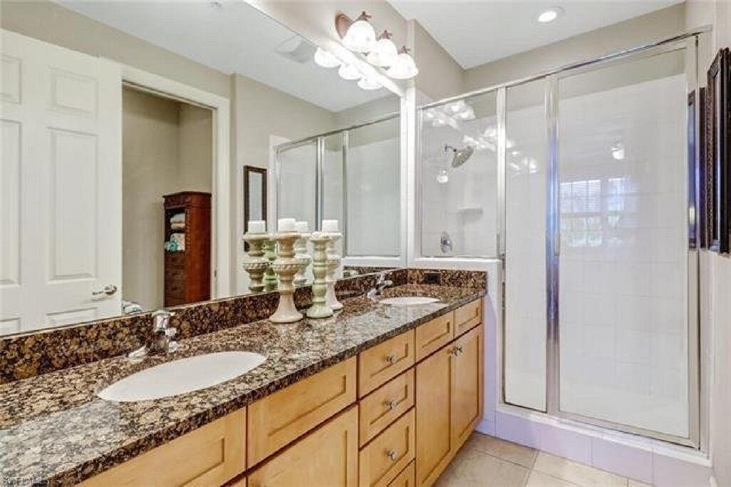 Photo of Bathroom in Ole