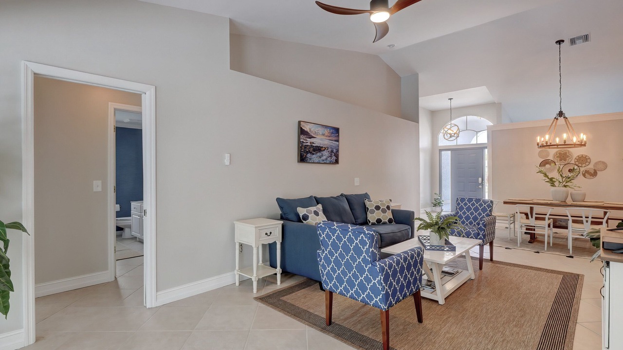 Photo of Livingroom in Crown Pointe