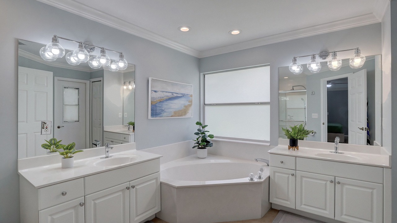 Photo of Bathroom in Crown Pointe