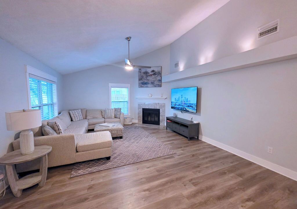 Photo of Livingroom in Riverview