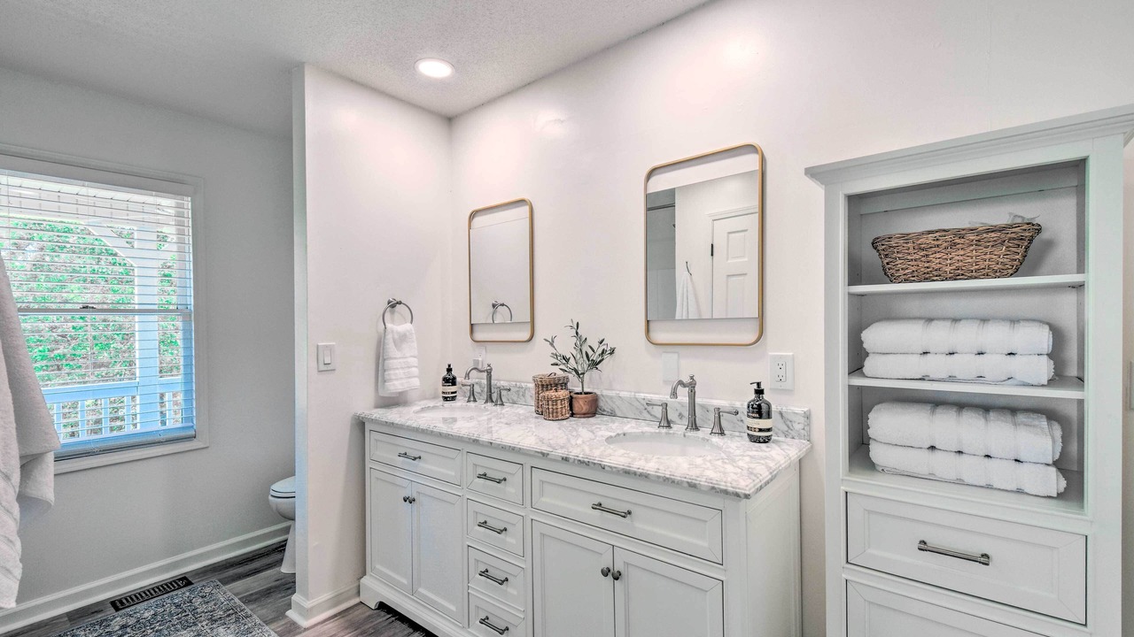 Photo of Bathroom in Townville