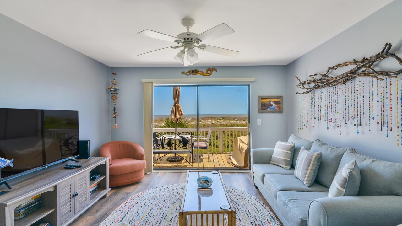 Photo of Livingroom in Oceanmarsh Subdivision