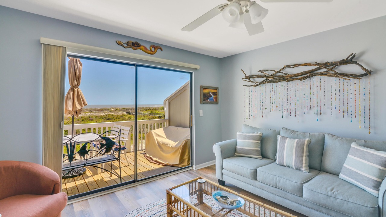 Photo of Livingroom in Oceanmarsh Subdivision