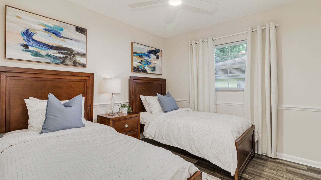 Photo of Bedroom in Cypress Gardens