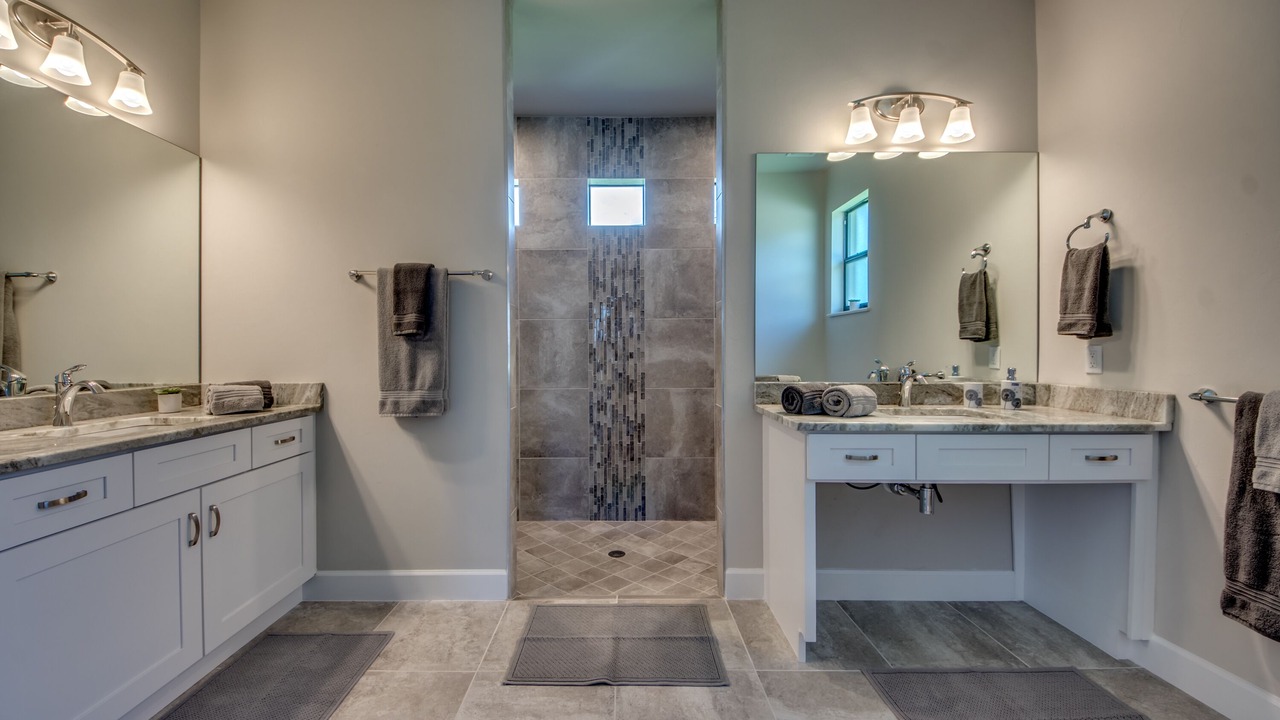 Photo of Bathroom in Trafalgar