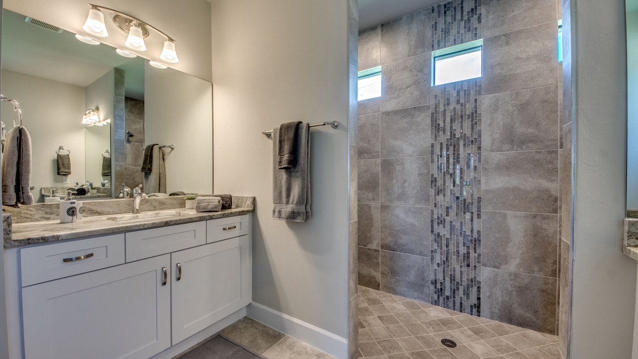 Photo of Bathroom in Trafalgar