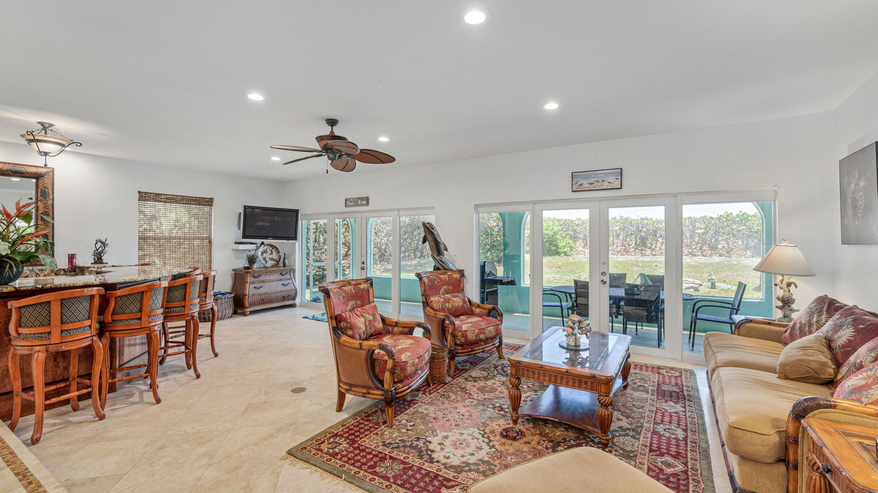 Photo of Livingroom in Ambersand Beach