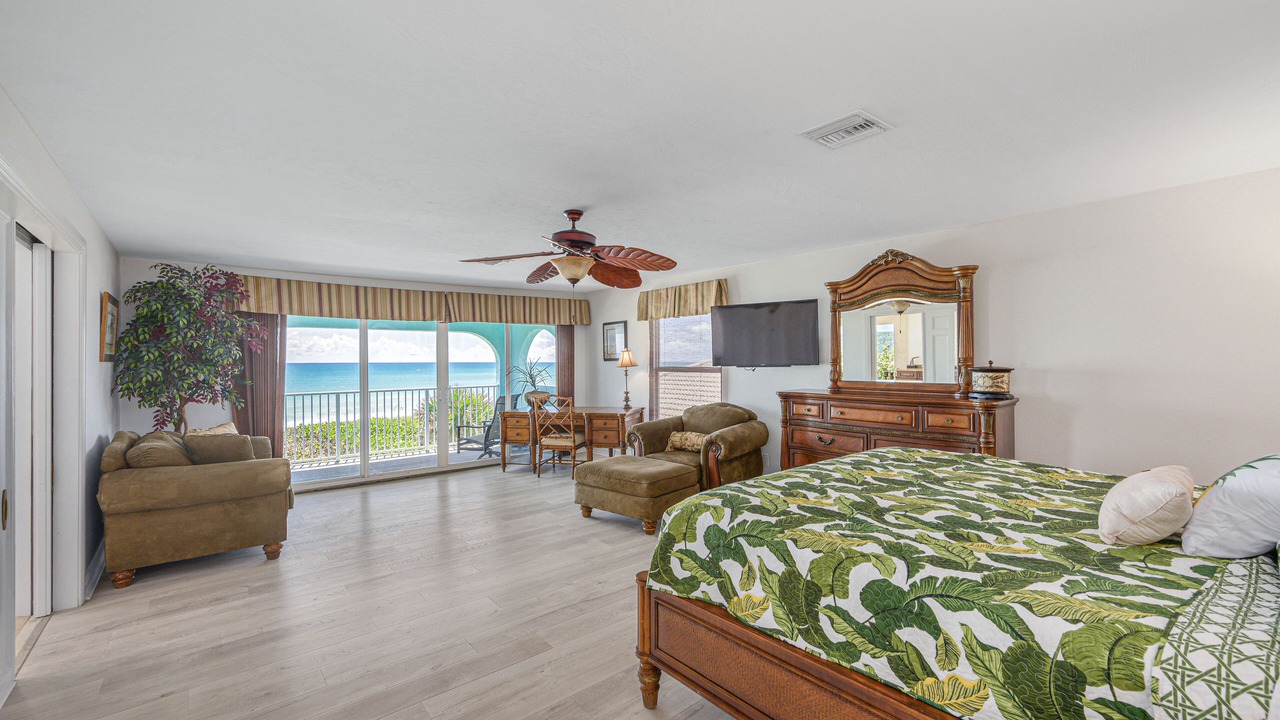 Photo of Bedroom in Ambersand Beach