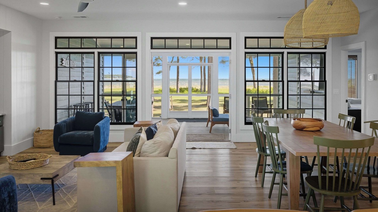 Photo of Livingroom in Melrose on the Beach