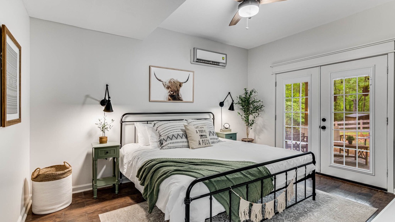 Photo of Bedroom in Dahlonega