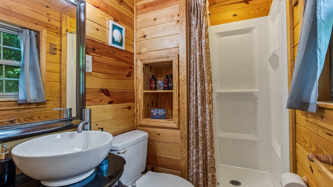 Photo of Bathroom in Garden City