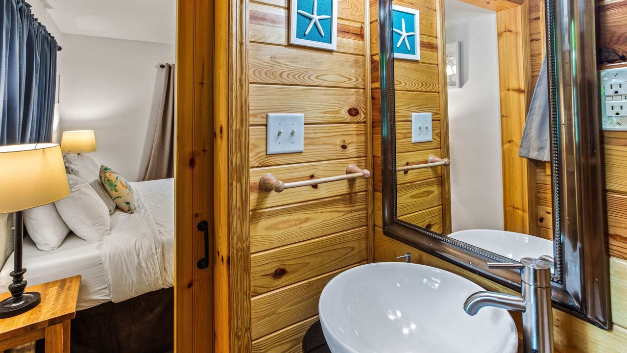 Photo of Bathroom in Garden City