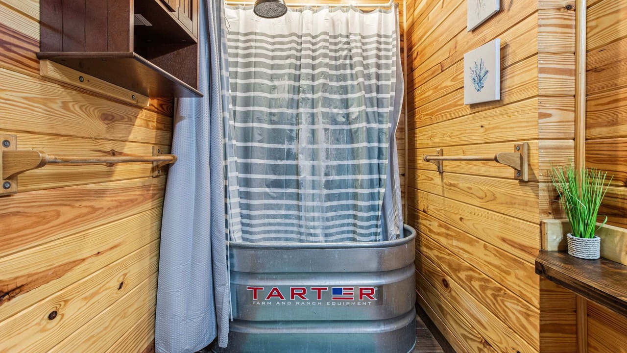 Photo of Bathroom in Garden City