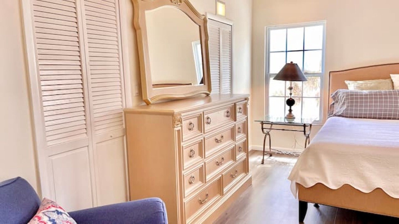 Photo of Bedroom in White City