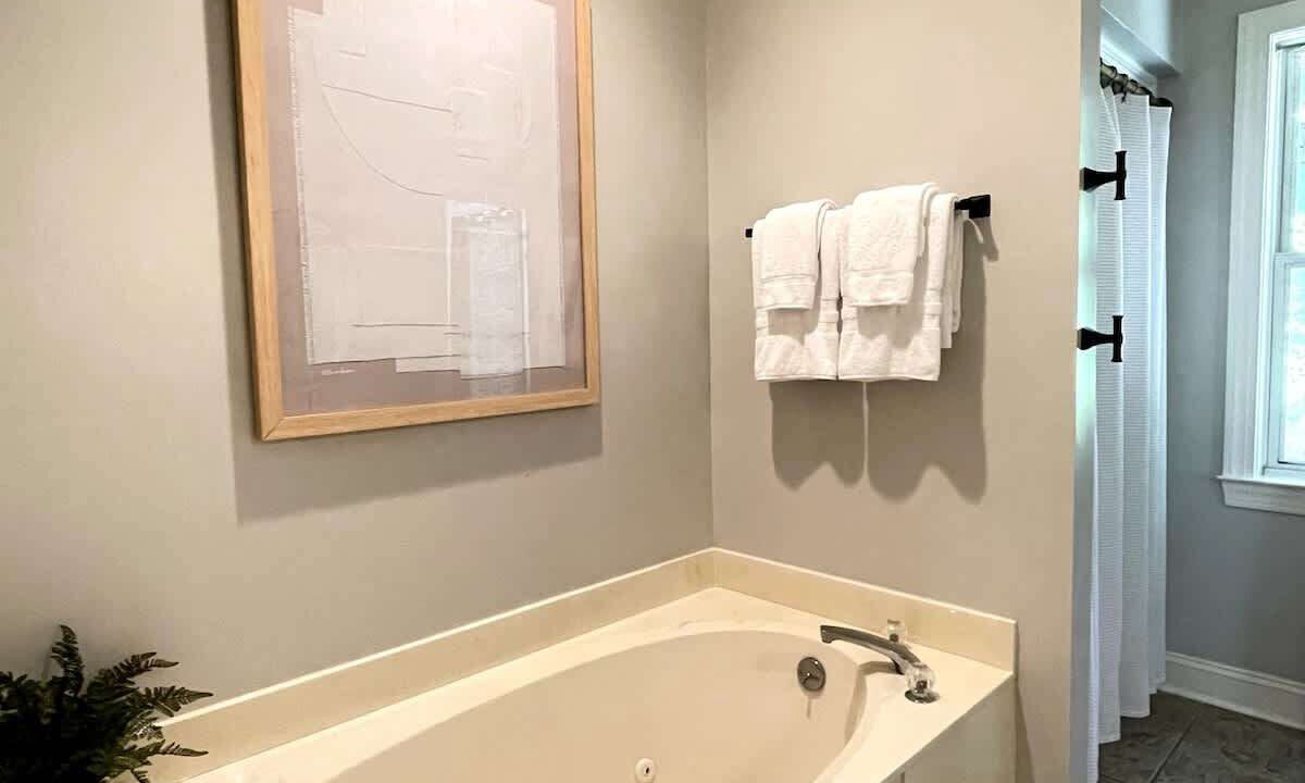 Photo of Bedroom in Whitemarsh Island