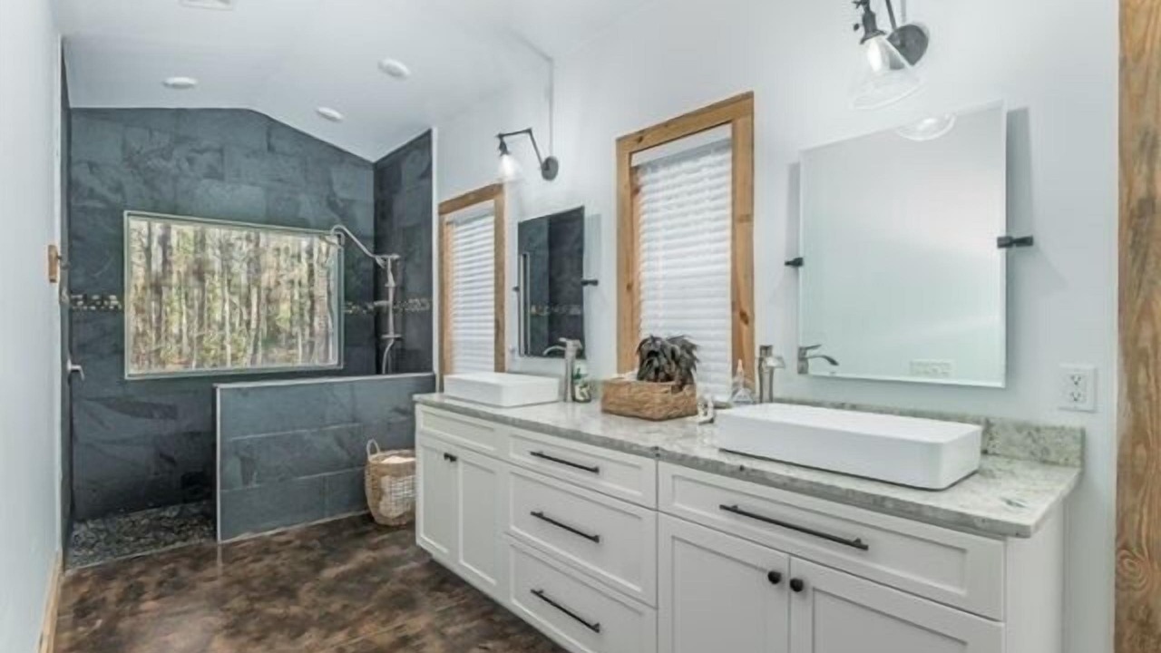 Photo of Bathroom in Midway