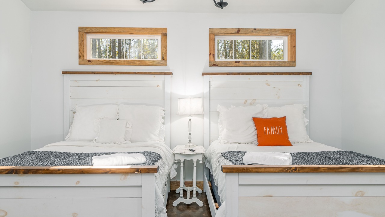Photo of Bedroom in Midway