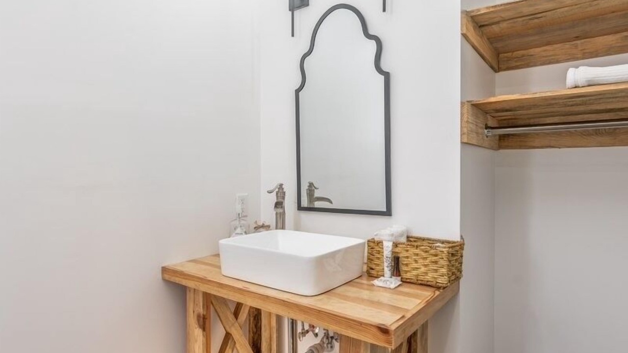 Photo of Bathroom in Midway
