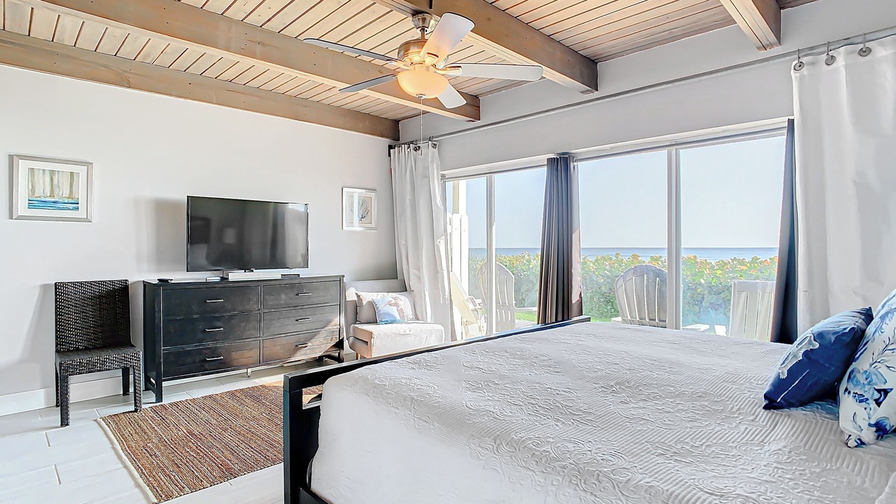 Photo of Bedroom in Melbourne Beach