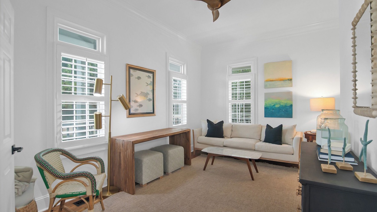 Photo of Livingroom in Debordieu Colony