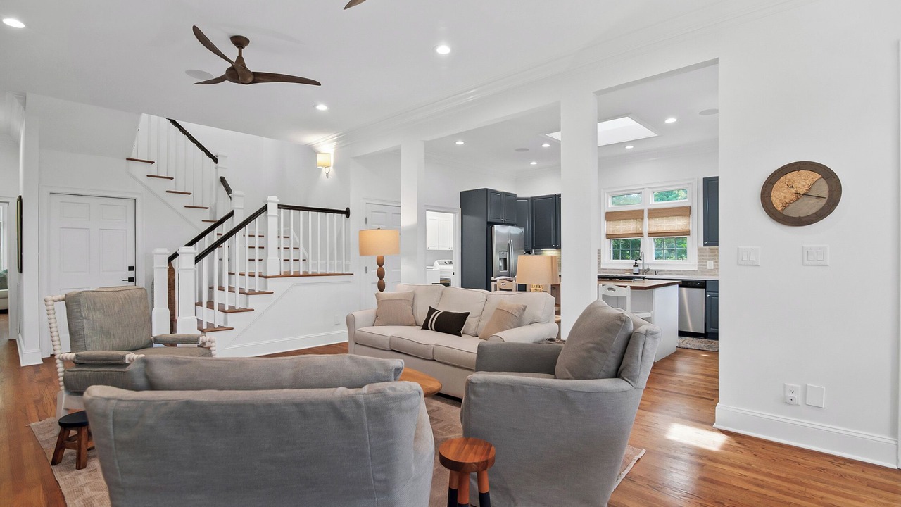 Photo of Livingroom in Debordieu Colony