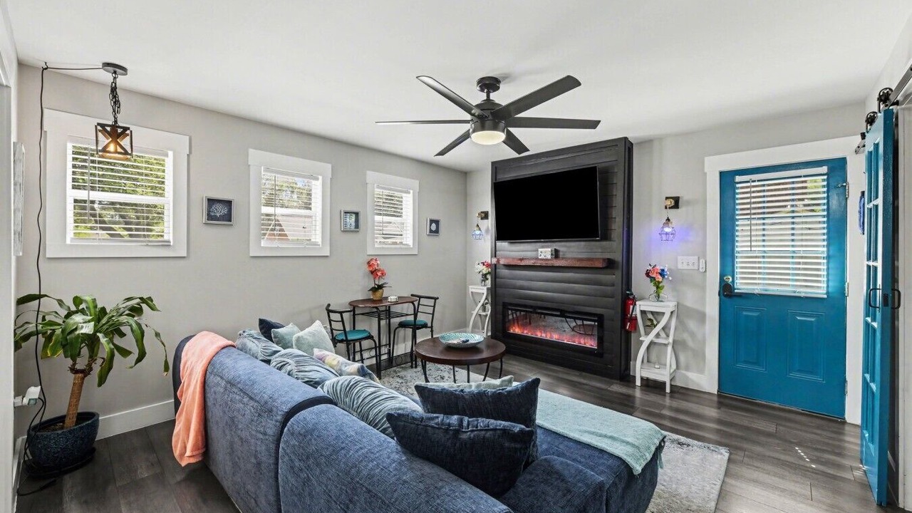 Photo of Livingroom in West Ashley
