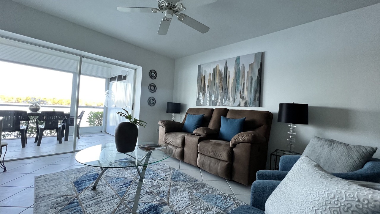 Photo of Livingroom in Hammock Bay