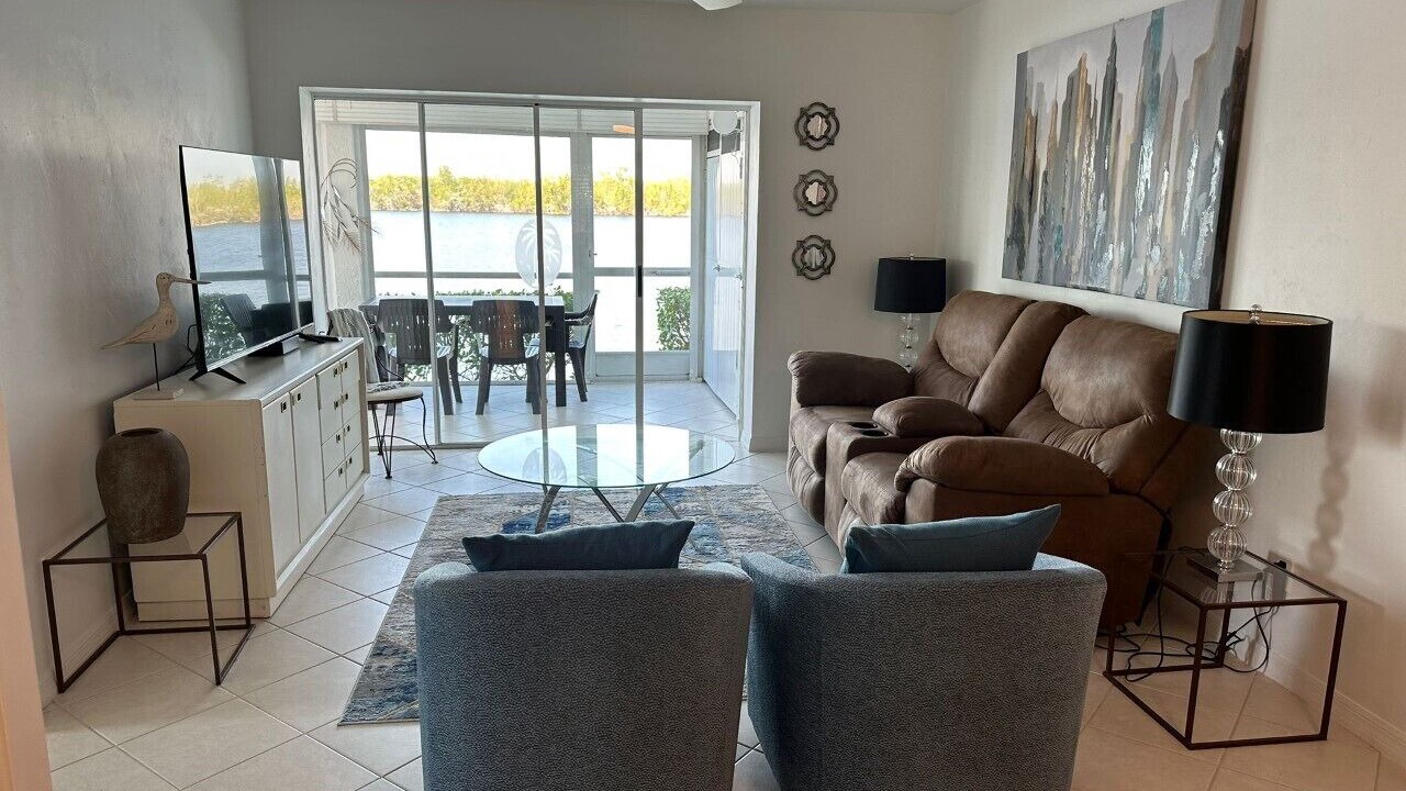 Photo of Livingroom in Hammock Bay