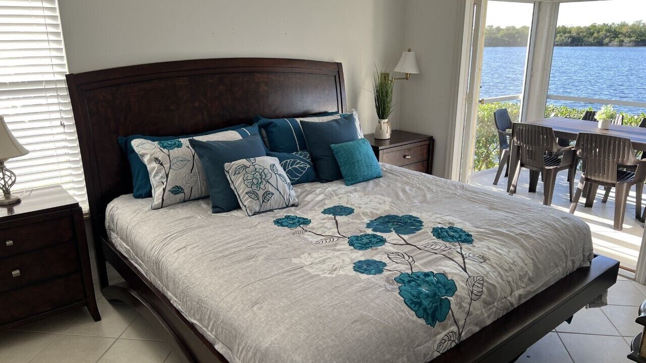 Photo of Bedroom in Hammock Bay