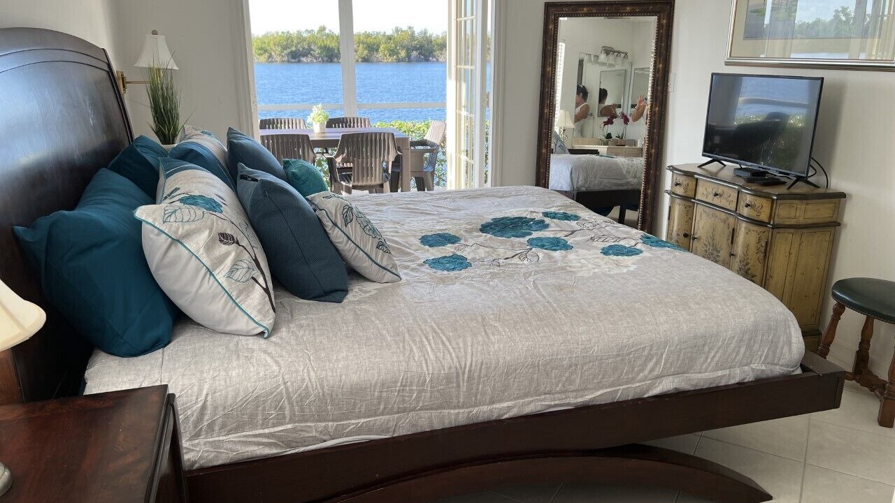 Photo of Bedroom in Hammock Bay