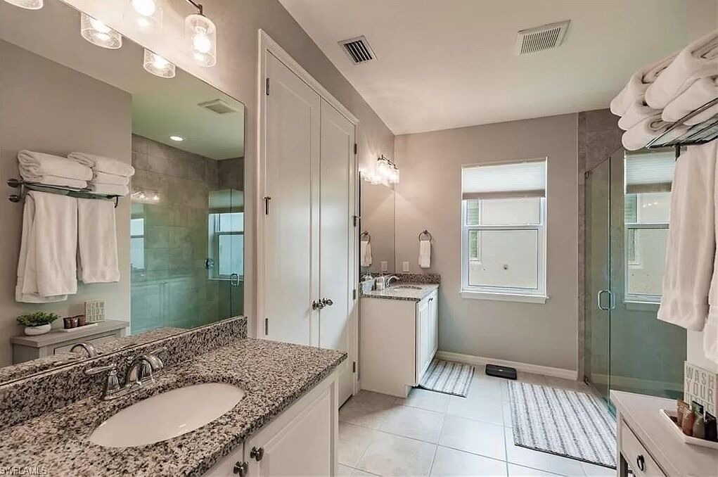 Photo of Bathroom in Naples