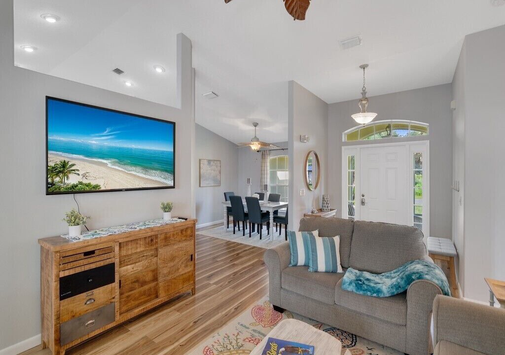 Photo of Livingroom in Sebastian Highlands