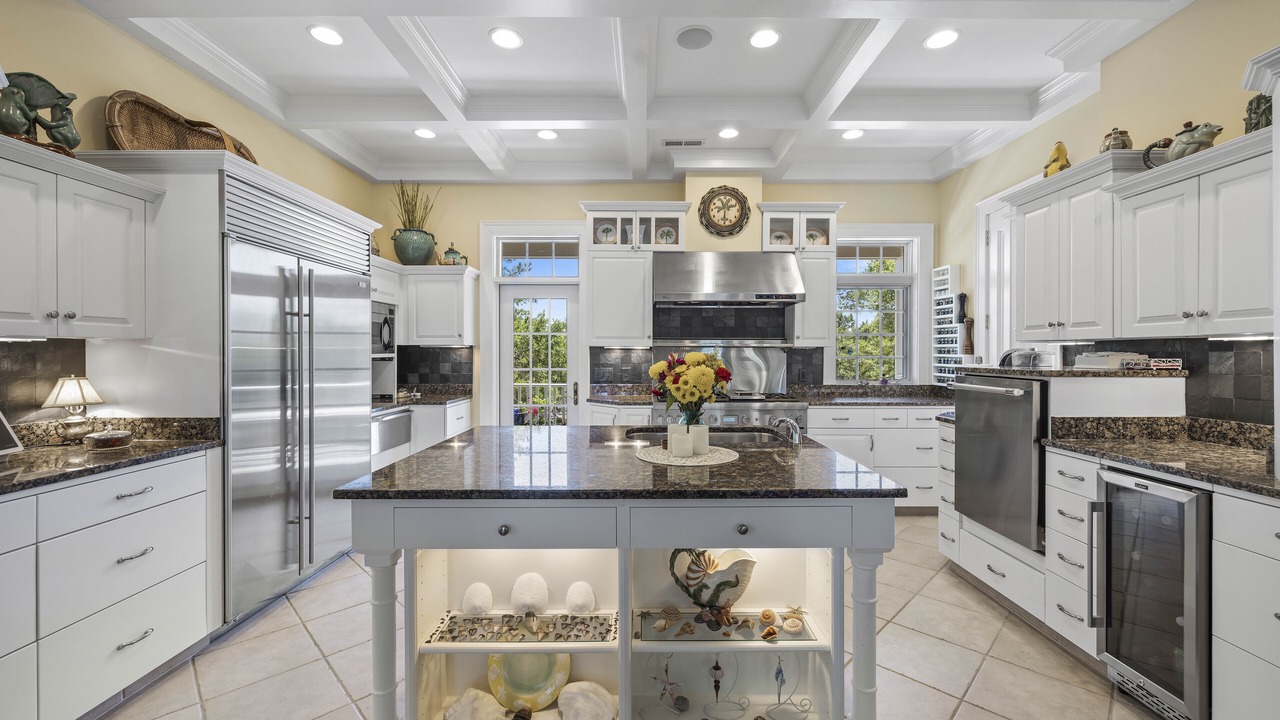Photo of Kitchen in Debordieu Colony