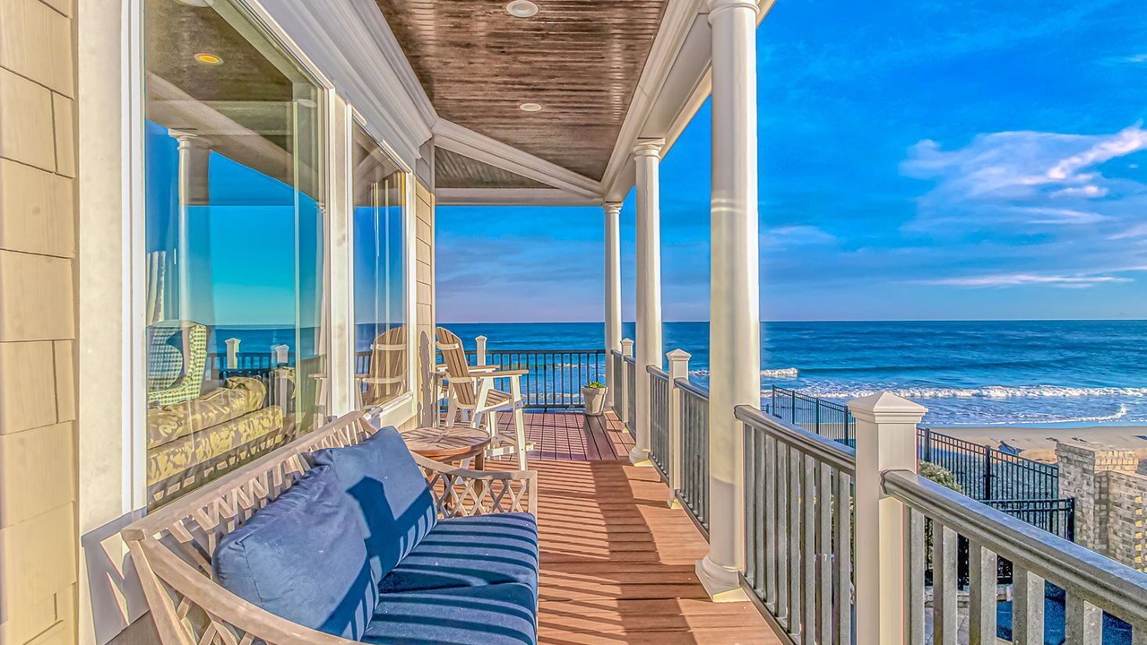 Photo of Patio Balcony in Inlet Harbour